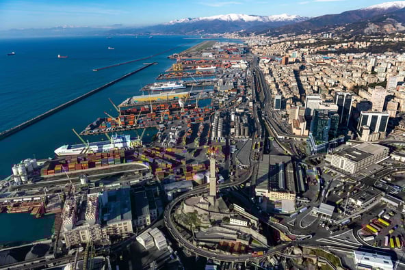 Italy: a dense and mostly efficient port ecosystem