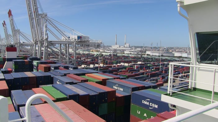 Can container shipping companies still close the year in profit?