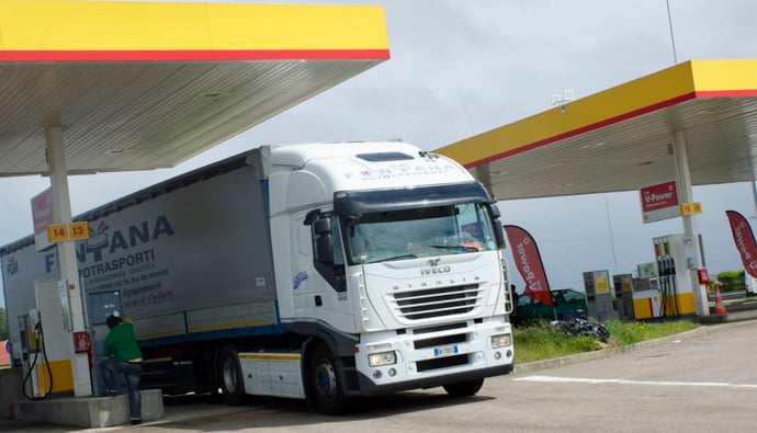 Transport routier : quelles solutions énergétiques pour réduire l’empreinte carbone ?