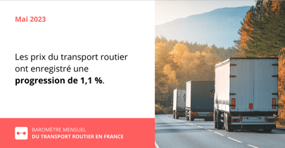 Camions roulant au milieu de forêts. 