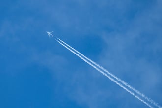 avion-dans-le-ciel