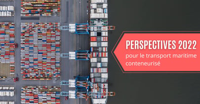 Vue aérienne d'un cargo conteneur. 